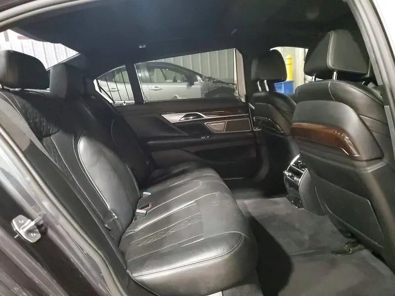 2016 BMW 750 I  