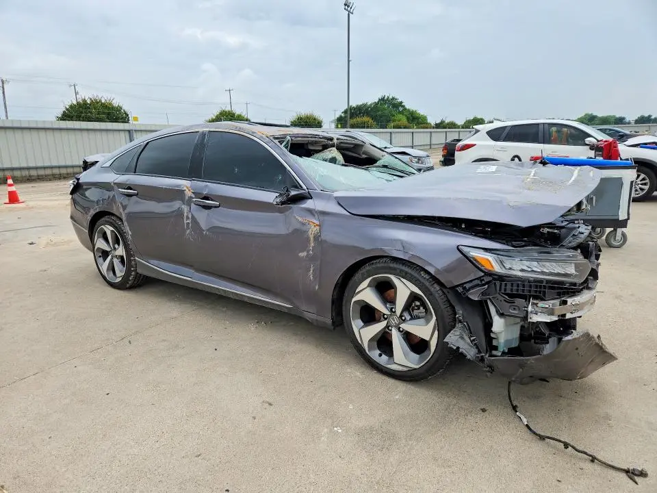 2018 HONDA ACCORD TOURING  