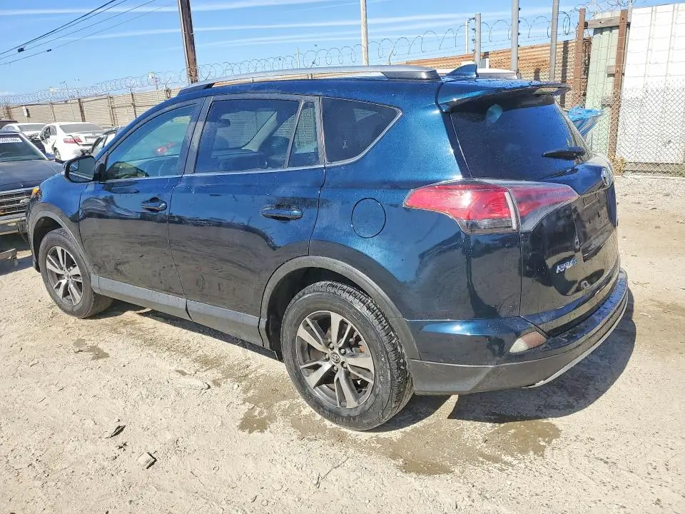 2017 TOYOTA RAV4 XLE  