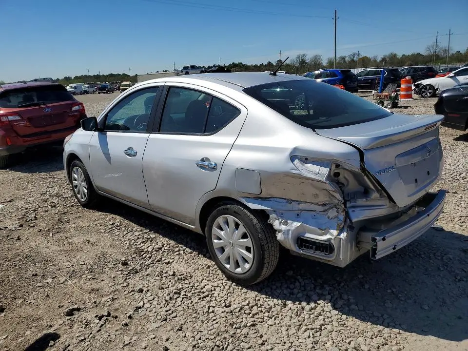 2019 NISSAN VERSA SV  