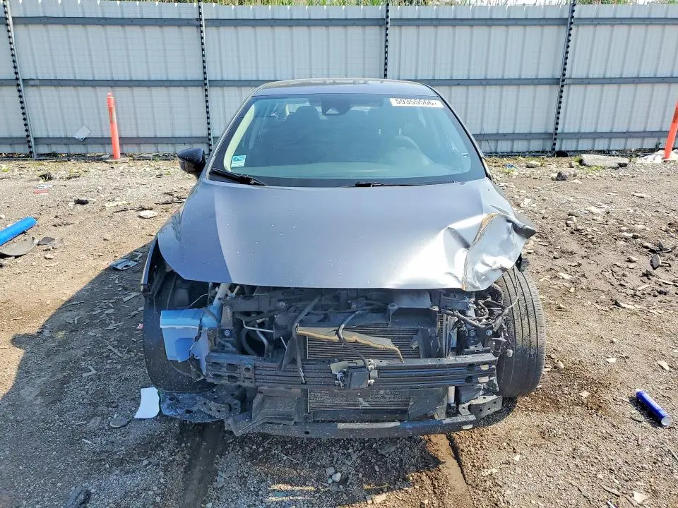 2024 NISSAN VERSA SR  