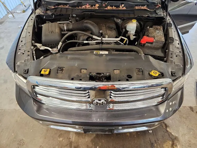 2016 RAM 1500 SLT  
