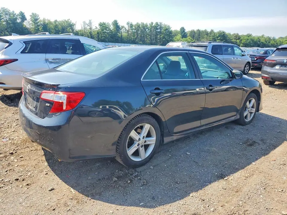 2012 TOYOTA CAMRY SE  