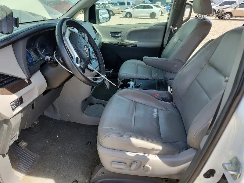 2018 TOYOTA SIENNA XLE PREMIUM 7-PASSENGER  