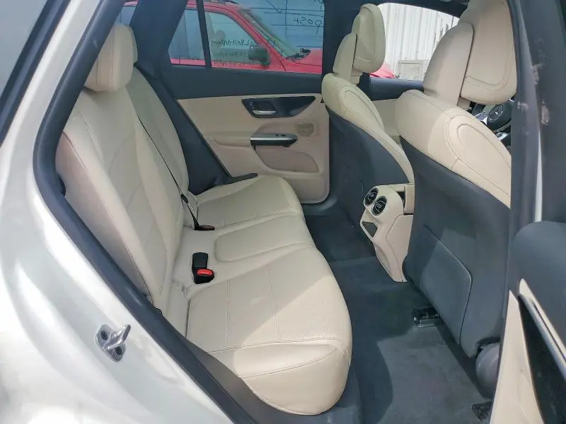 2026 MERCEDES-BENZ GLC 300  