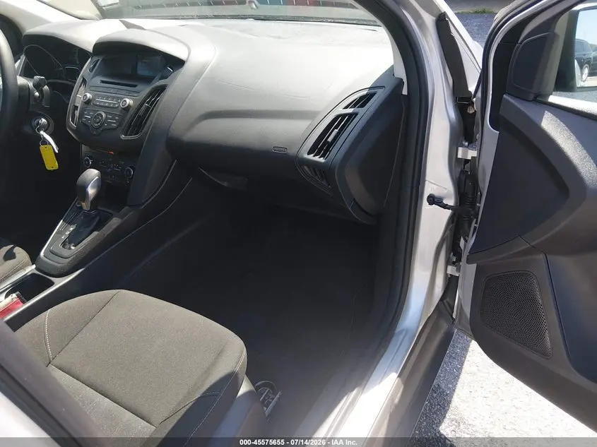 2017 FORD FOCUS SE