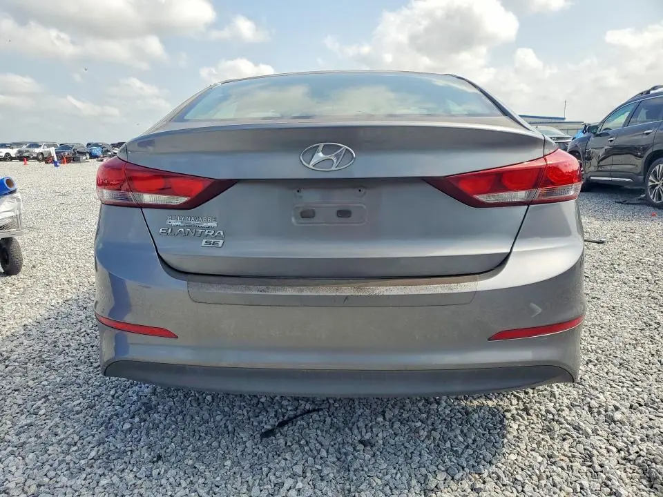 2018 HYUNDAI ELANTRA SE  