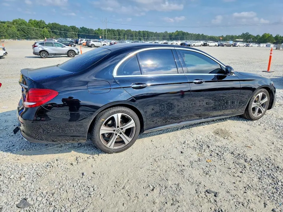 2019 MERCEDES-BENZ E 300  