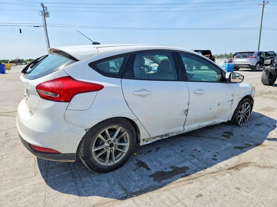 2016 FORD FOCUS SE  
