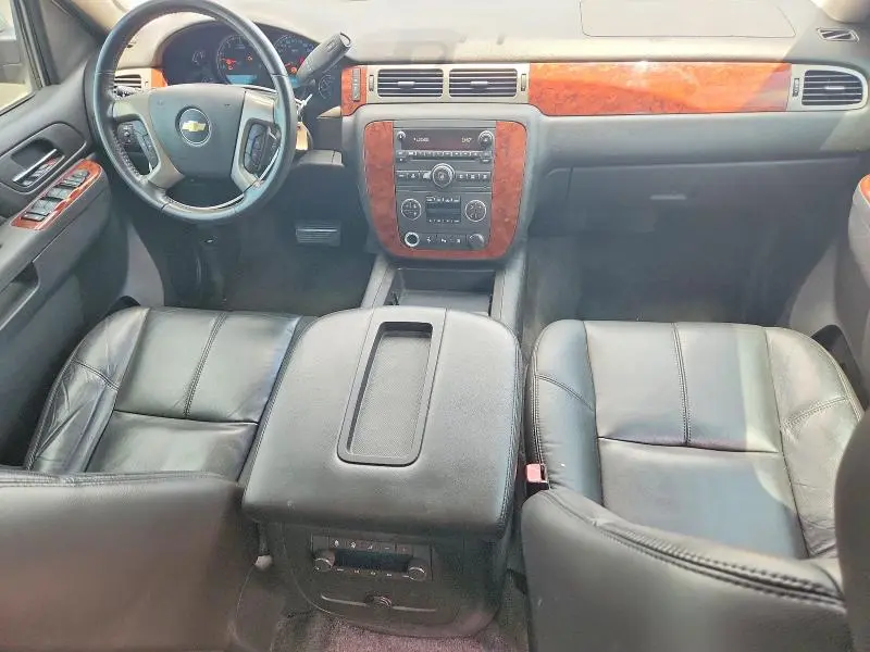 2011 CHEVROLET SUBURBAN K1500 LT  