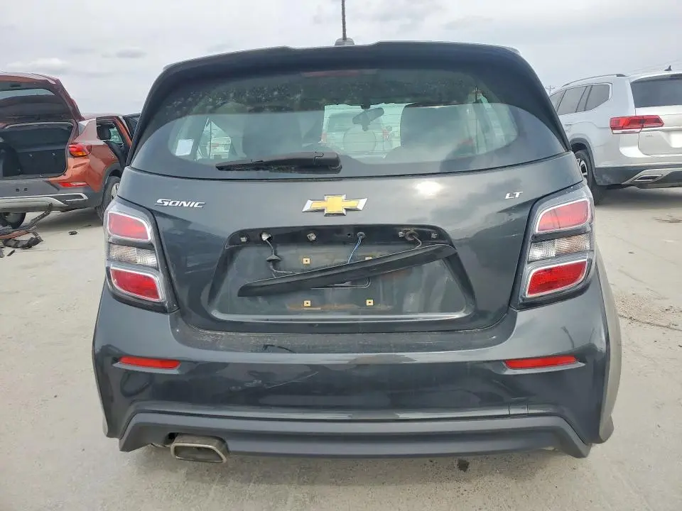 2018 CHEVROLET SONIC LT  