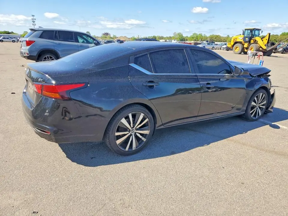 2019 NISSAN ALTIMA SR  