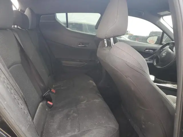 2022 TOYOTA C-HR XLE  