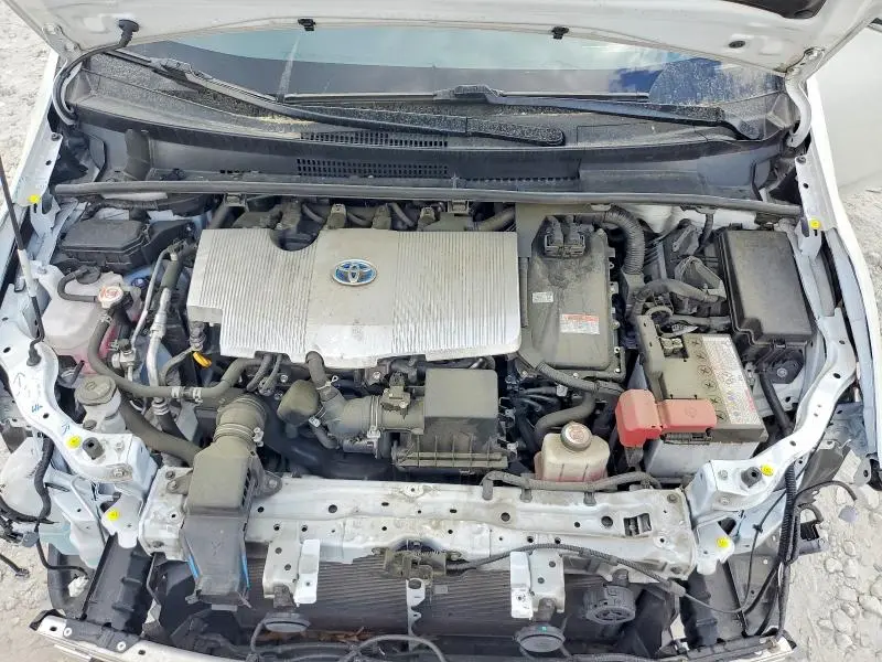 2021 TOYOTA PRIUS XLE  