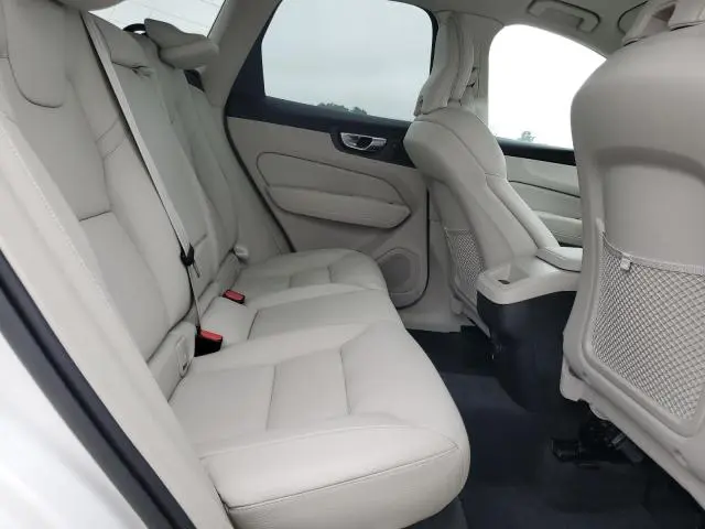 2023 VOLVO XC60 PLUS  