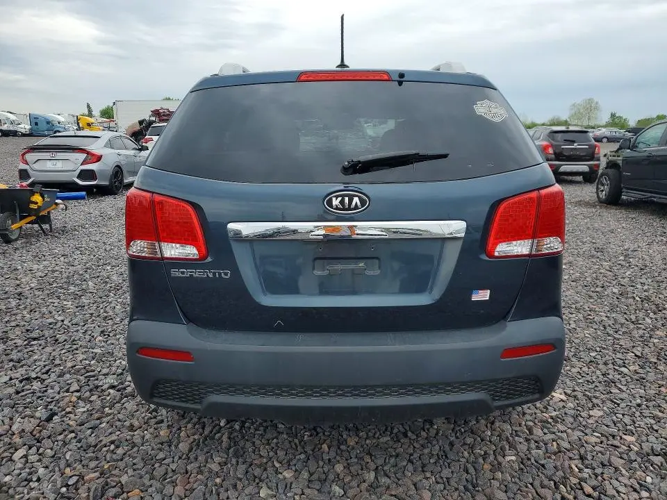 2011 KIA SORENTO LX  