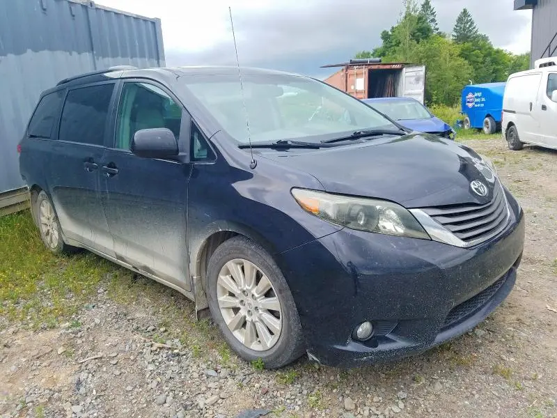 2011 TOYOTA SIENNA XLE  