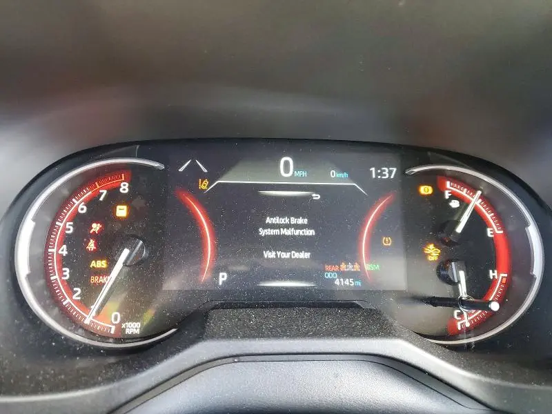 2025 TOYOTA RAV4 XLE  