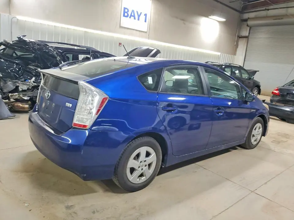 2011 TOYOTA PRIUS THREE  