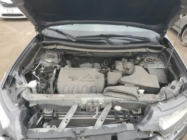 2016 MITSUBISHI OUTLANDER SE