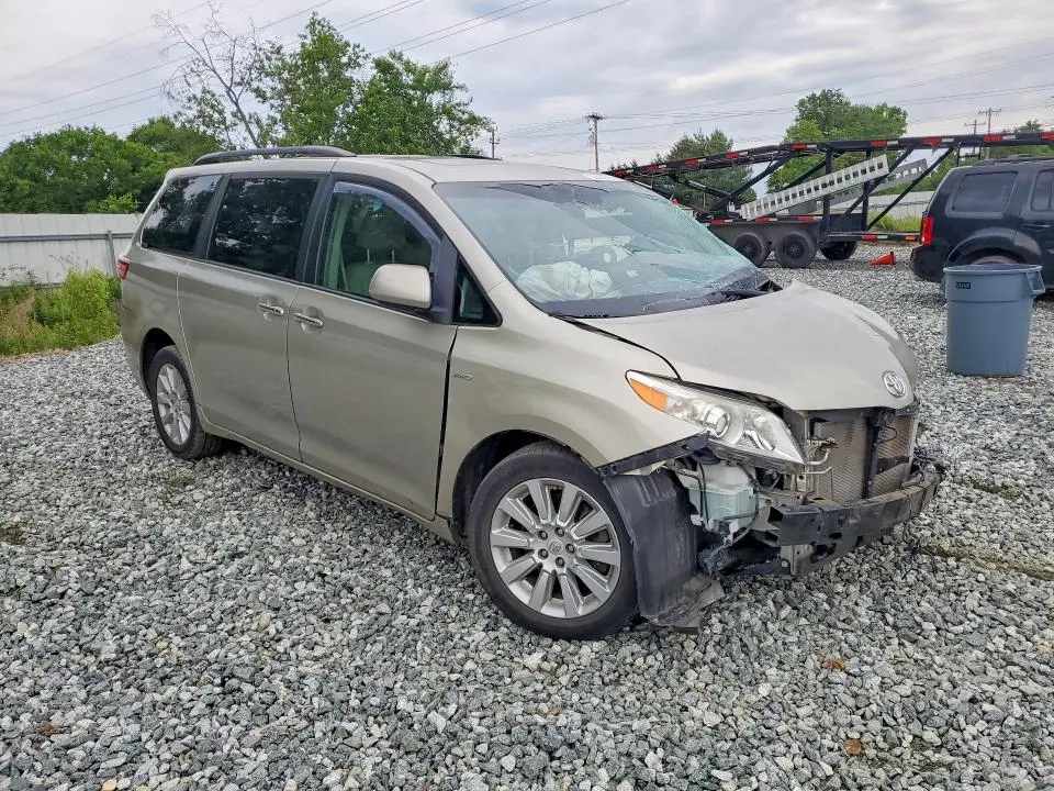 2016 TOYOTA SIENNA XLE 7-PASSENGER  