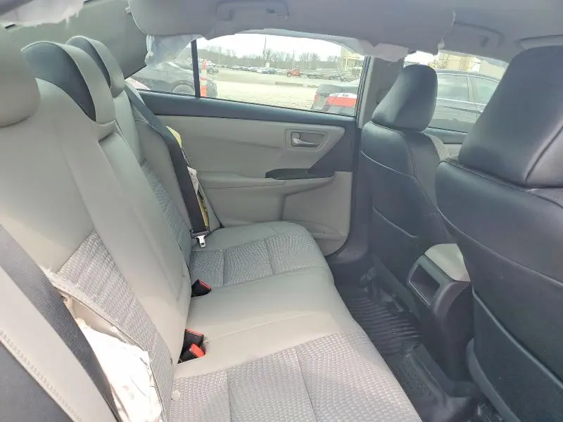 2015 TOYOTA CAMRY SE  