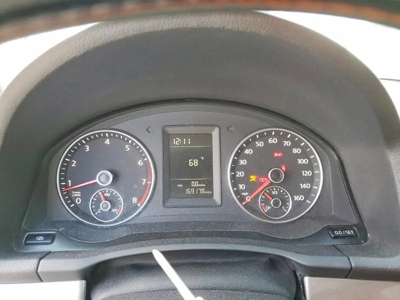 2010 VOLKSWAGEN JETTA S  