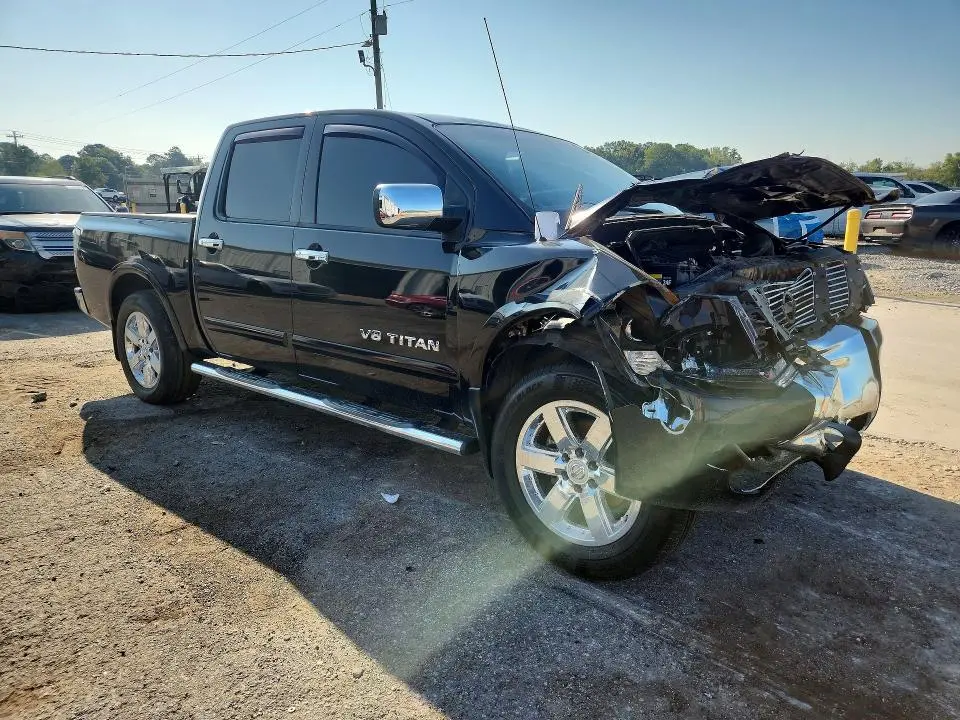 2010 NISSAN TITAN SE  