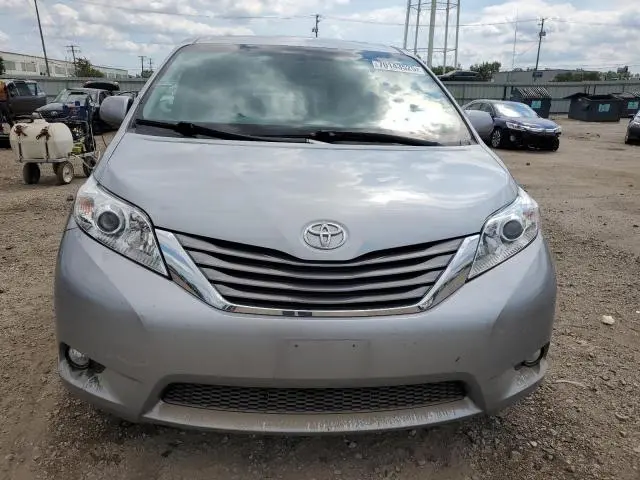2015 TOYOTA SIENNA XLE  