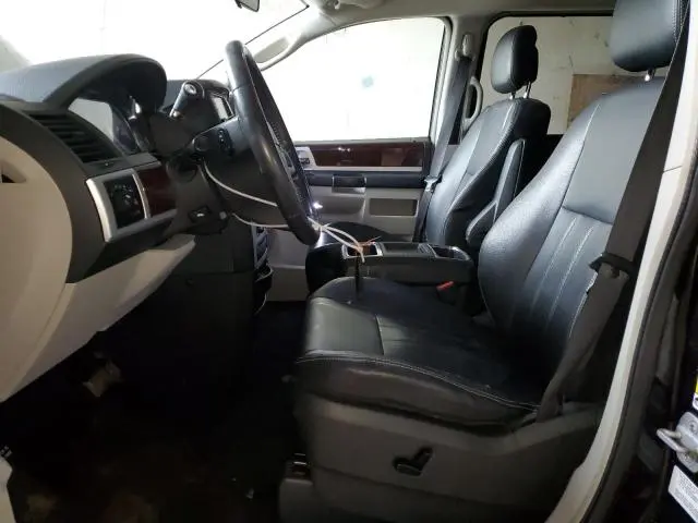 2010 CHRYSLER TOWN & COUNTRY TOURING PLUS  