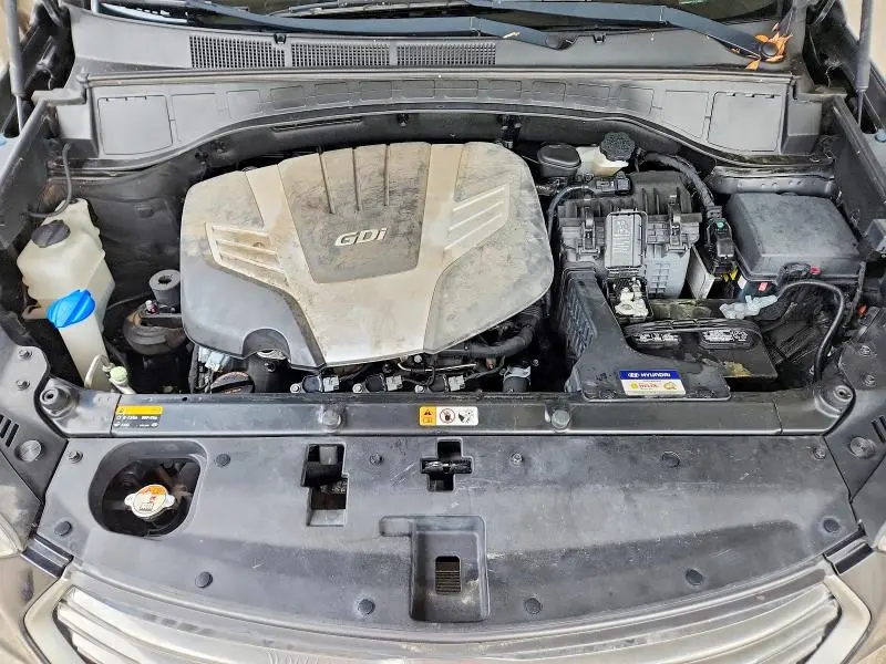 2018 HYUNDAI SANTA FE SE  