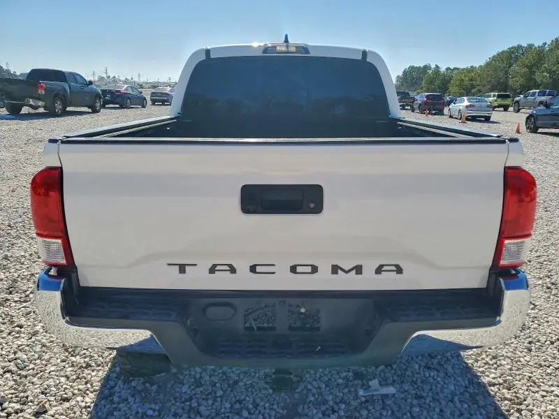 2017 TOYOTA TACOMA SR5  