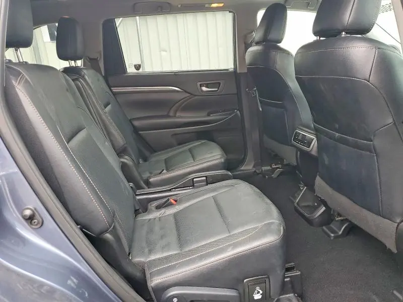 2019 TOYOTA HIGHLANDER LIMITED  