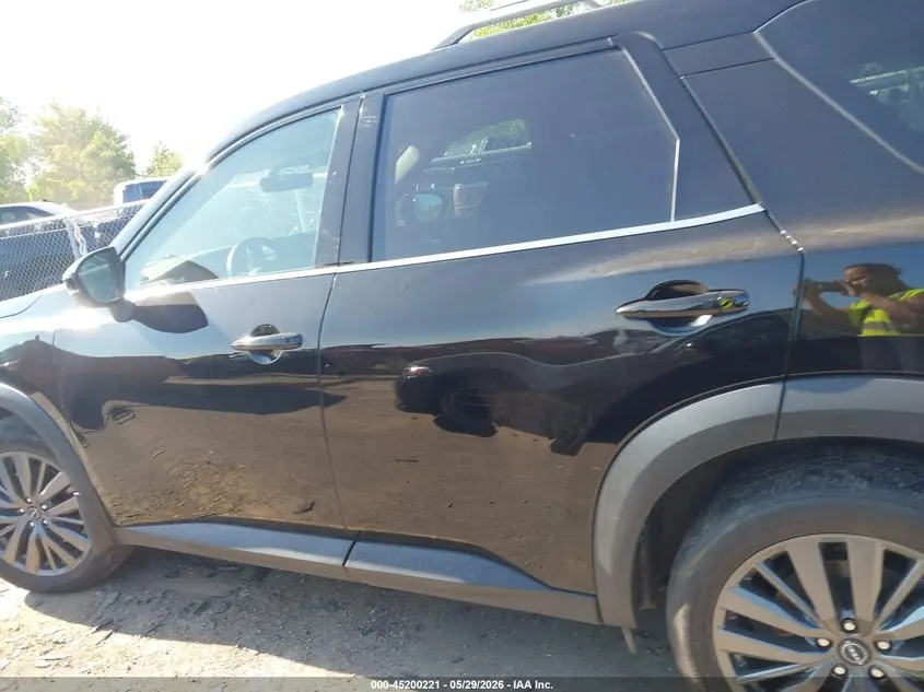 2024 NISSAN PATHFINDER SL 4WD