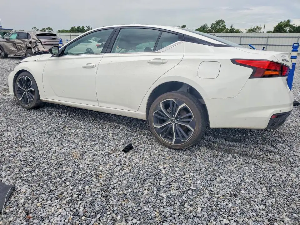 2024 NISSAN ALTIMA SR  