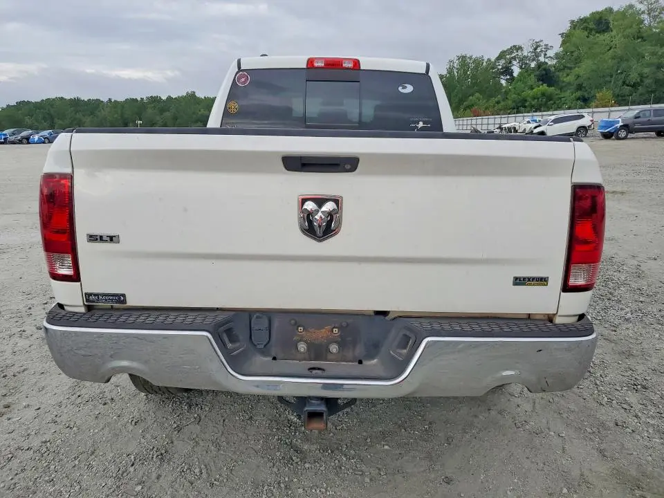 2013 RAM 1500 SLT  