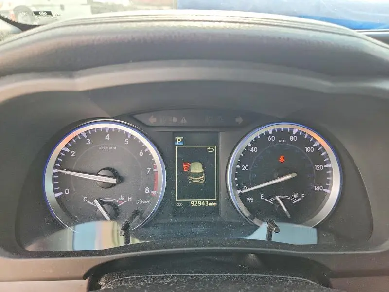 2017 TOYOTA HIGHLANDER SE  