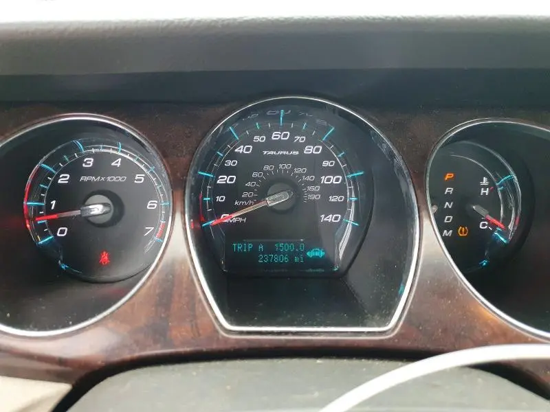 2010 FORD TAURUS SEL  