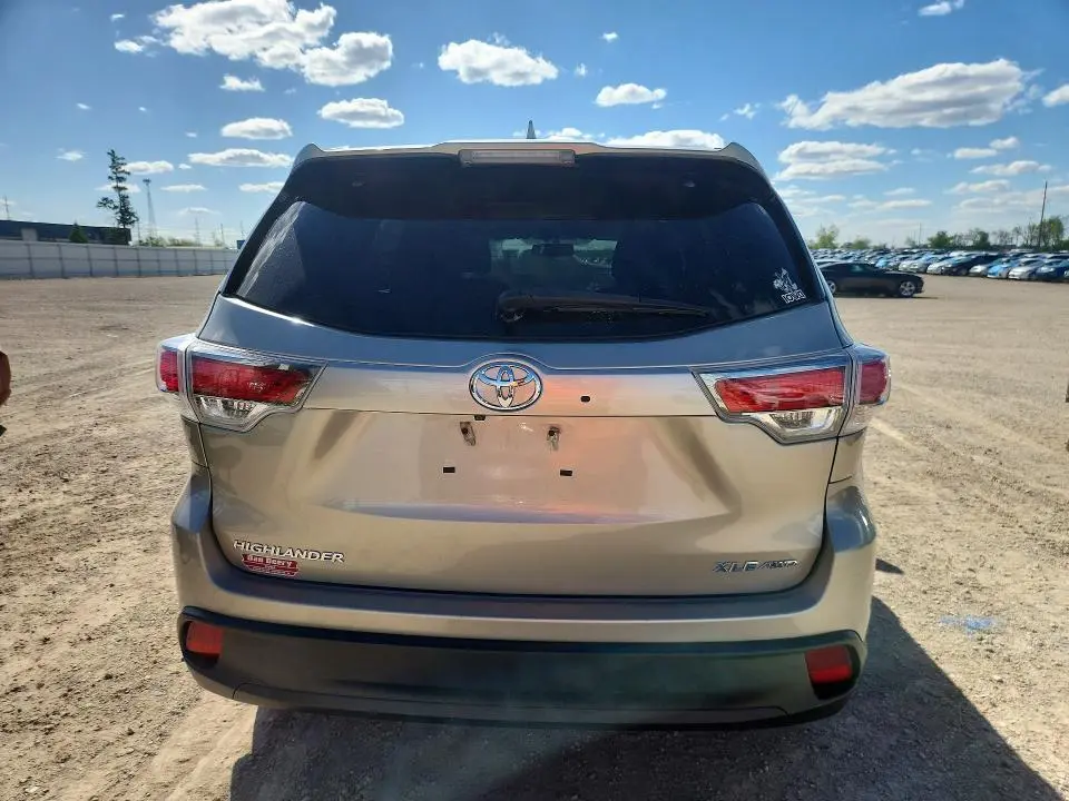 2016 TOYOTA HIGHLANDER XLE  