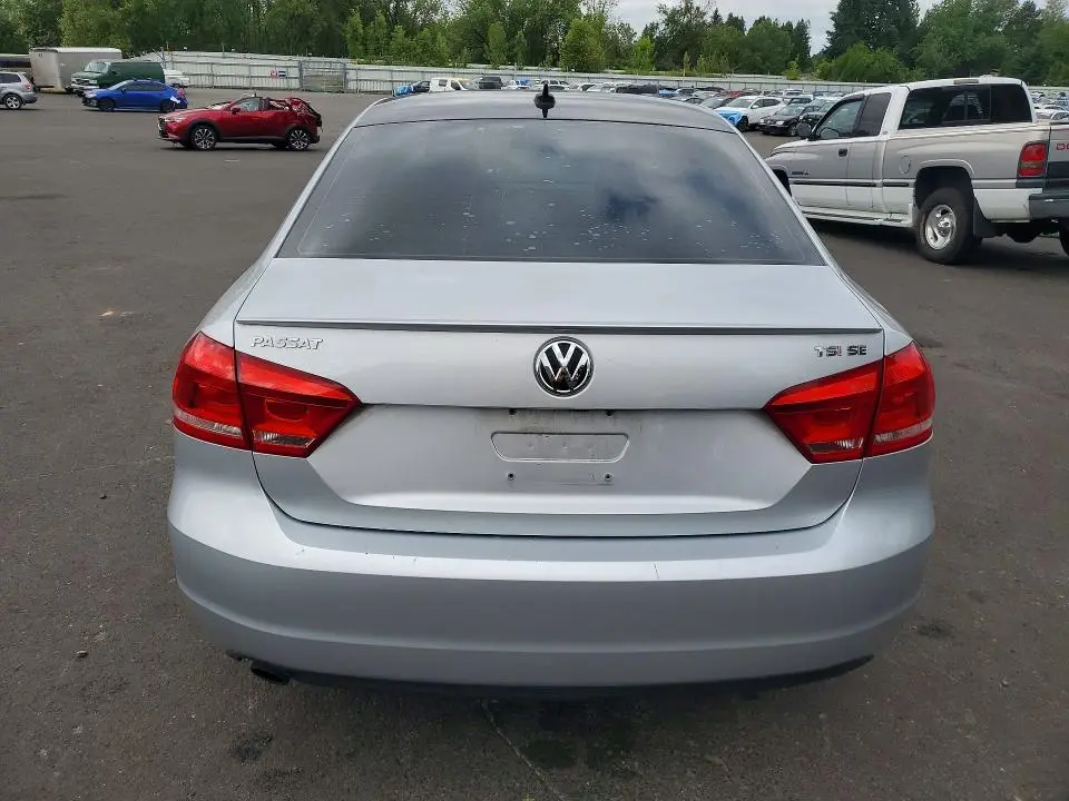 2015 VOLKSWAGEN PASSAT SE  