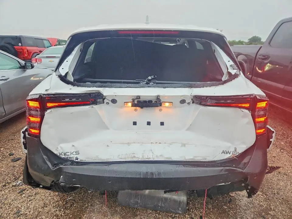 2025 NISSAN KICKS SV  