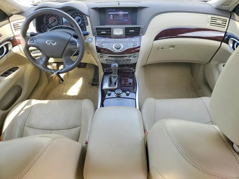 2017 INFINITI Q70L 3.7  