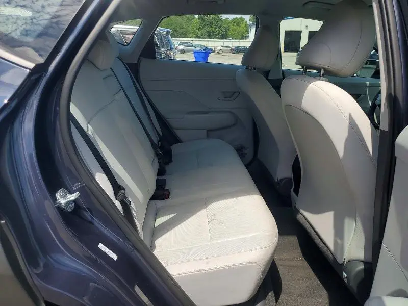 2025 HYUNDAI KONA SE  
