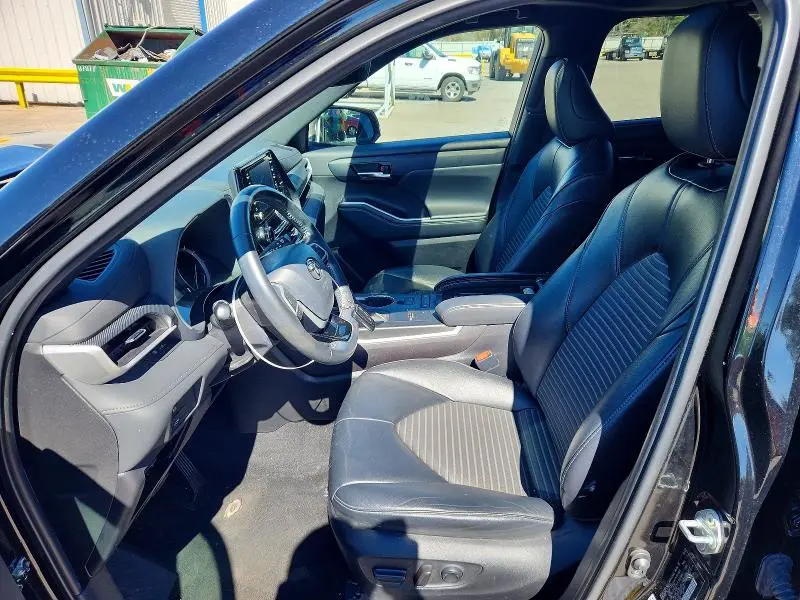 2022 TOYOTA HIGHLANDER XSE  
