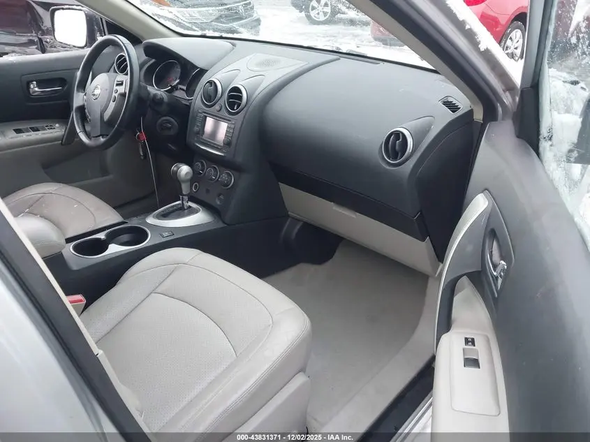 2011 NISSAN ROGUE SV