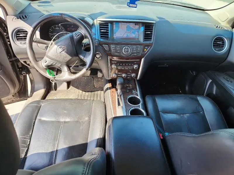 2016 NISSAN PATHFINDER SL  