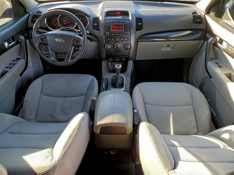 2011 KIA SORENTO BASE  