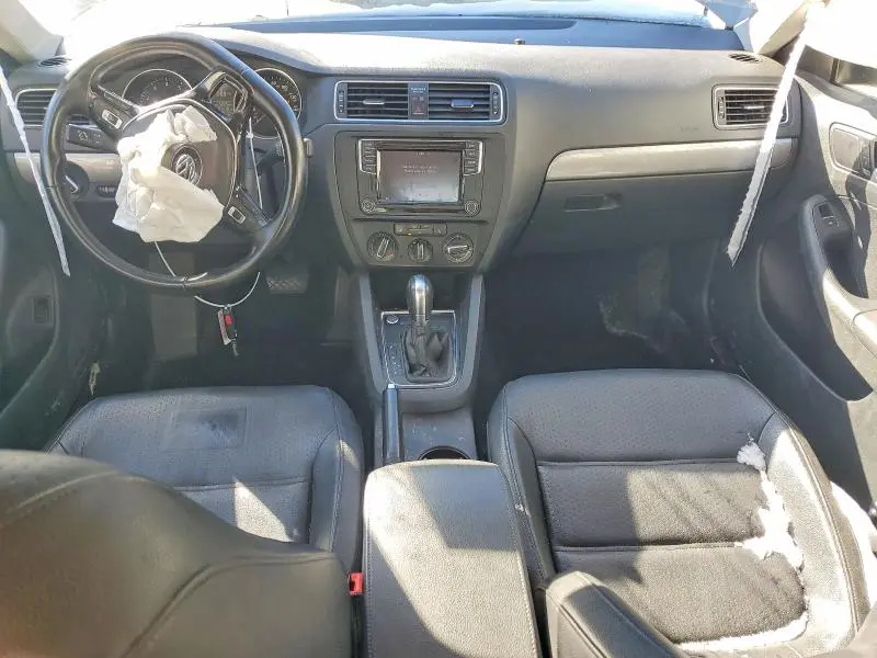 2016 VOLKSWAGEN JETTA SE  