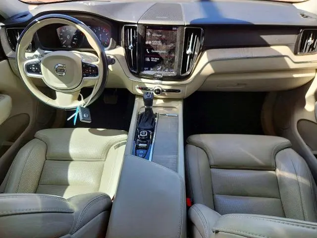 2021 VOLVO XC60 T5 INSCRIPTION  