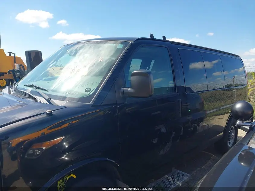 2013 GMC SAVANA 3500 LT